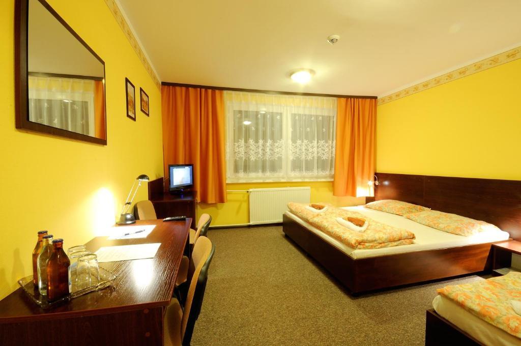 Hotel Gambit I Restauracja Cieszyn Cieszyn  Extérieur photo