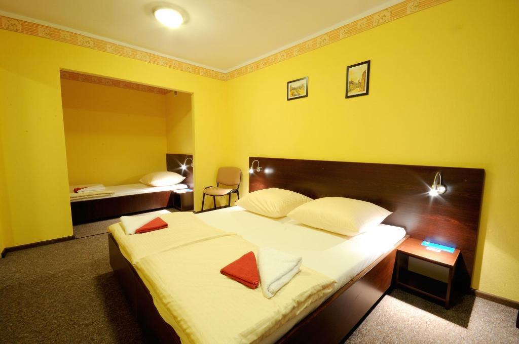 Hotel Gambit I Restauracja Cieszyn Cieszyn  Extérieur photo
